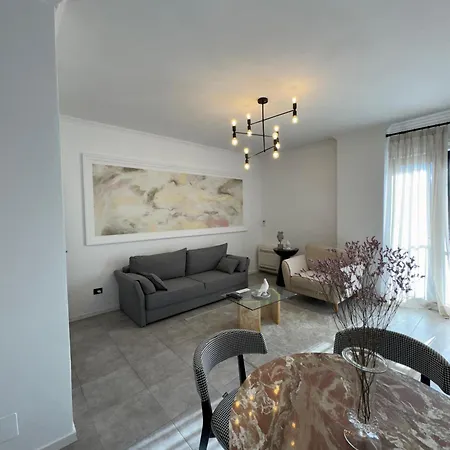 Denny'S Apartment City Center Tirana Exterior foto